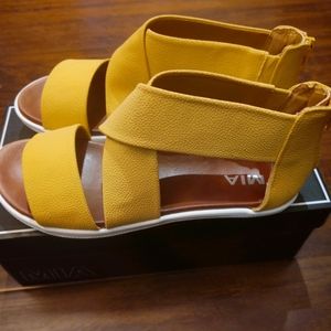 MIA Sandy Shoes Cross Strap Flat Sandals